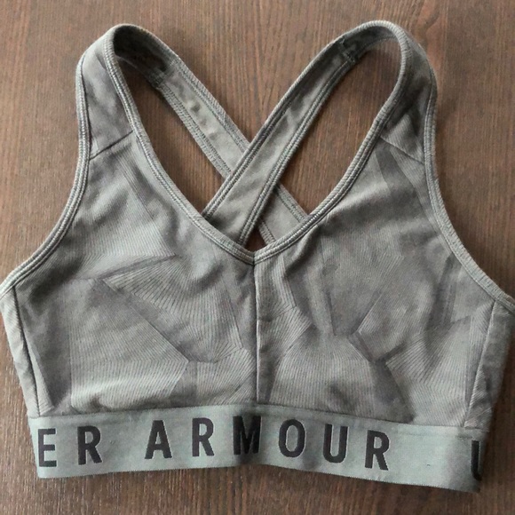 under armour sports bra size